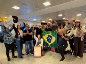 Retorno de capixabas retidos em cruzeiro no Oriente Médio é marcado por alívio em Vitória