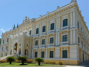 Governo do ES anuncia piso nacional para mais de 10 mil professores