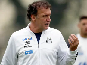 Santos oficializa Cuca como novo treinador