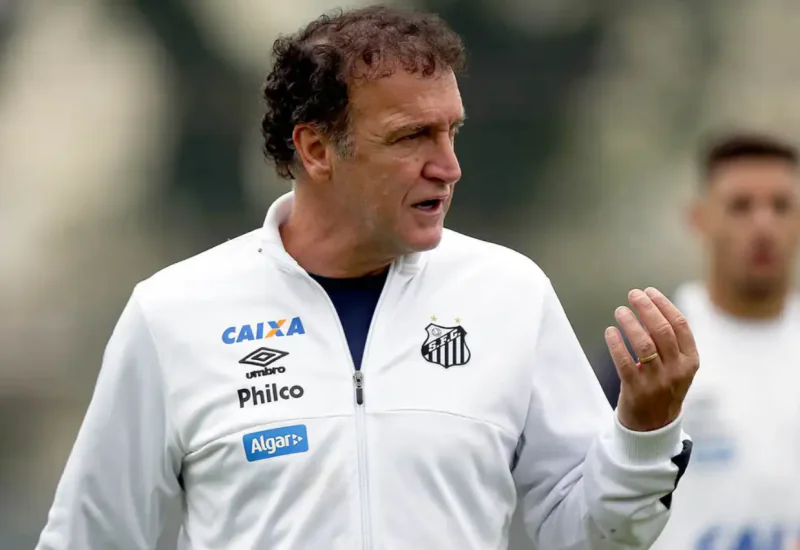 Santos oficializa Cuca como novo treinador