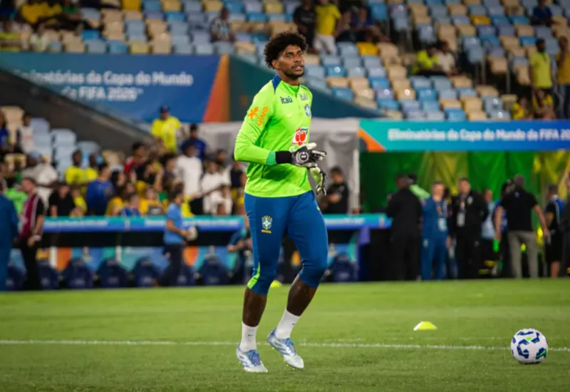 Hugo Souza é convocado para amistosos do Brasil nos EUA após lesão de Alisson