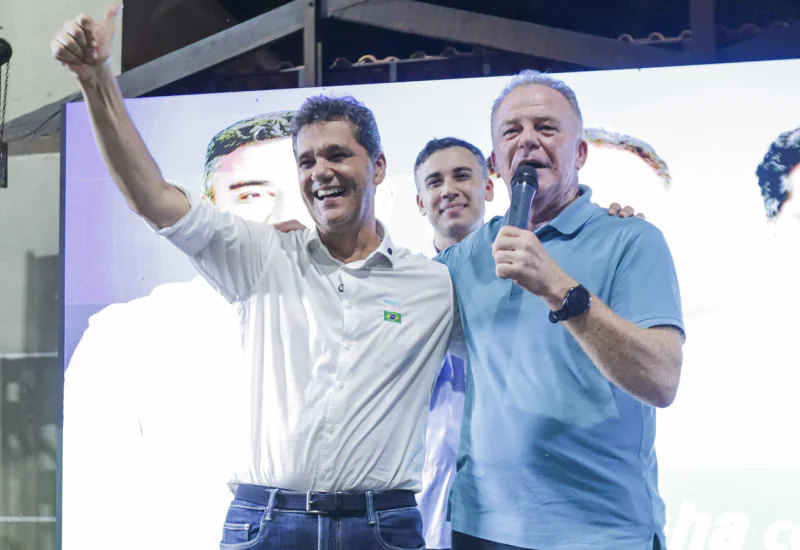 Ricardo Ferraço e Renato Casagrande lideram pesquisa da Quaest para Governo e Senado