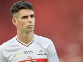 Oscar anuncia aposentadoria do futebol aos 34 anos