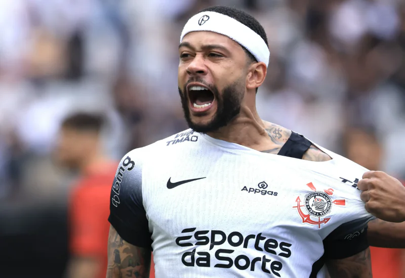 Depay deve desfalcar o Corinthians por cerca de um mês