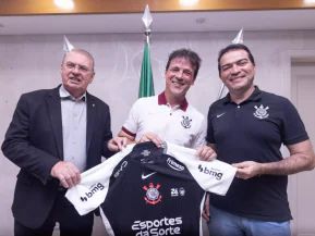 Fernando Diniz é anunciado como técnico do Corinthians