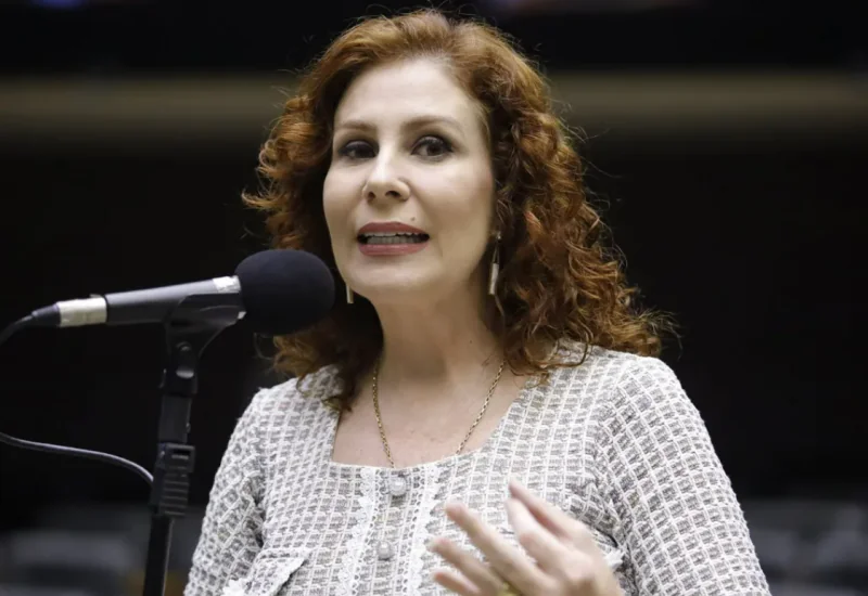 Justiça italiana autoriza extradição de Carla Zambelli em novo processo