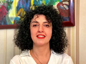 Iraniana vencedora do Nobel da Paz é internada após greve de fome na prisão