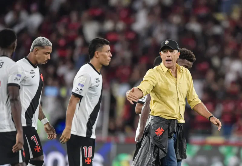 Renato Gaúcho faz forte discurso sobre ‘jogadores desmotivados’ no Vasco