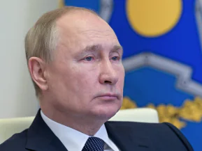 Putin diz que Rússia vai continuar modernizando forças nucleares