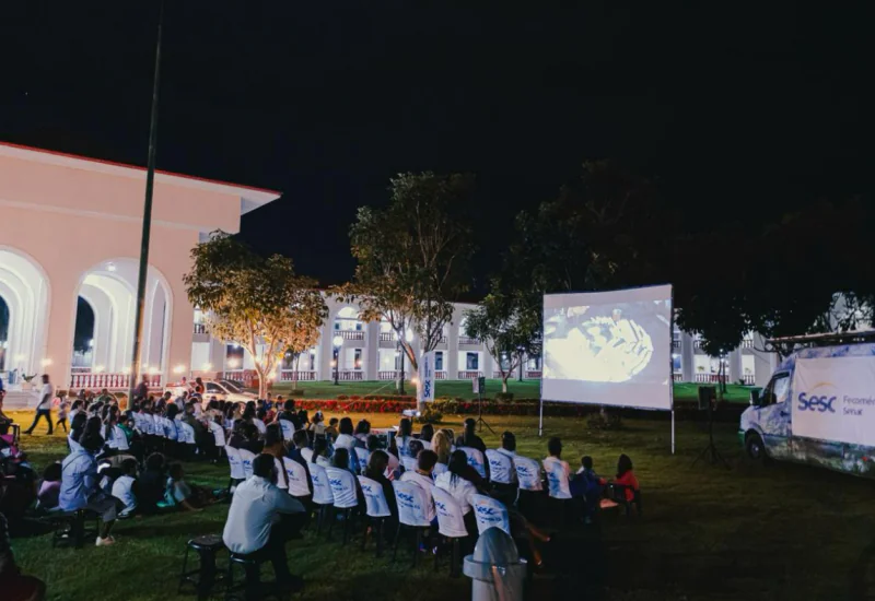 Sesc São Mateus recebe cinema móvel alimentado por energia solar