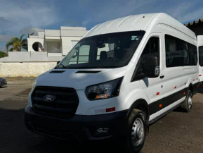 Pedro Canário recebe nova van para transporte de pacientes