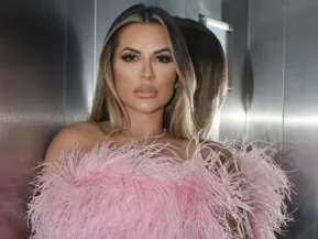 Influencer Deolane Bezerra é presa em operação contra o PCC em SP