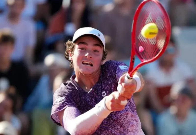 João Fonseca protagoniza virada da carreira e desafia Djokovic em Roland Garros