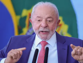 Lula cobra respeito e rejeita interferência dos EUA