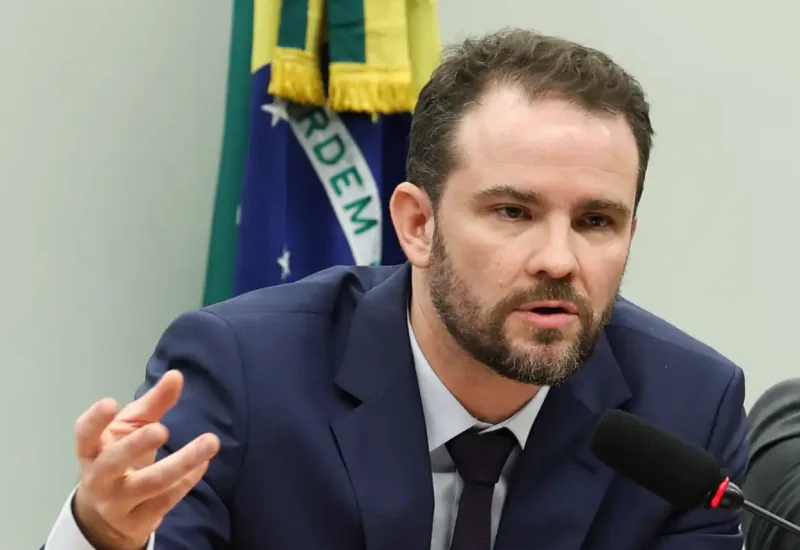 Lula pede a Durigan que avalie possíveis prejuízos de medidas dos EUA