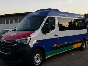 Pedro Canário recebe van para transporte de pacientes do SUS