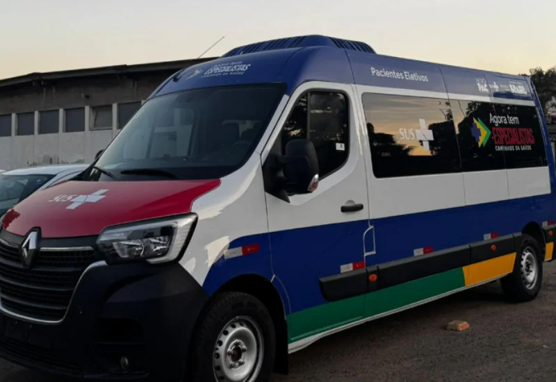 Pedro Canário recebe van para transporte de pacientes do SUS