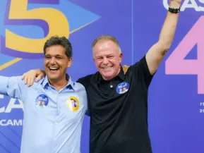 Casagrande aparece na liderança nos dois votos para o Senado no Espírito Santo