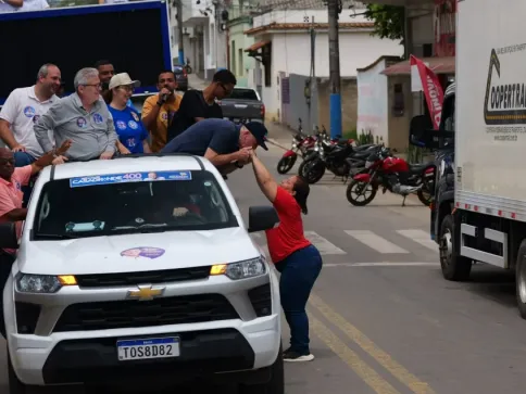 Casagrande defende endurecimento penal em sabatina e percorre cinco municípios do Sul e Caparaó