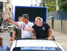 Casagrande percorre Viana em carreata ao lado de Ferraço, ressalta investimentos e projeta mais recursos para o Espírito Santo