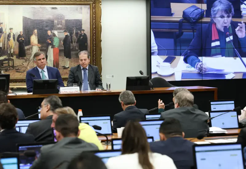 Comissão da Câmara aprova redução da maioridade penal para 16 anos