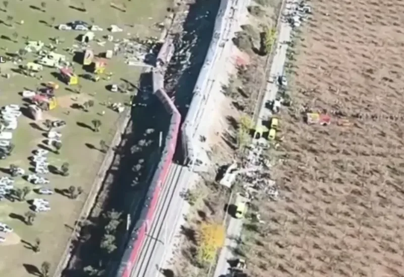 Colisão de trem na Espanha deixa pelo menos 30 mortos, diz governo