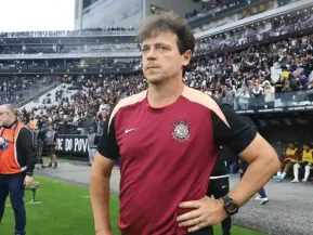 Diniz segue no comando do Corinthians e desabafa sobre má fase: 'tristeza profunda'