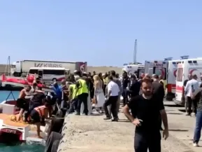 Equipe especializada busca 20 desaparecidos em naufrágio no Mediterrâneo