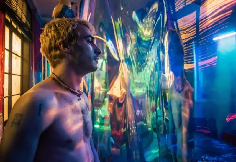 Filme brasileiro "London" ganha prêmio em Festival de Veneza