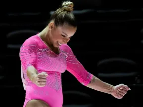 Flávia Saraiva é ouro nas assimétricas da Copa do Mundo de ginástica