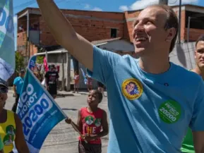 Franco Fiorot intensifica campanha com caminhadas e reuniões em Linhares e região