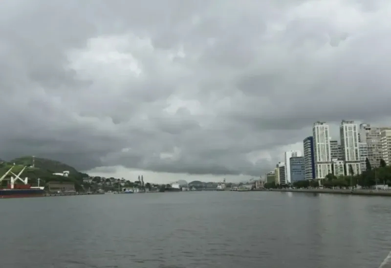 Frente fria deve mudar o tempo no ES e já há alertas de tempestades