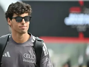 Gabriel Bortoleto brilha na F1 e volta a alcançar o Top 10 no GP do Bahrein