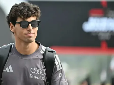 Gabriel Bortoleto brilha na F1 e volta a alcançar o Top 10 no GP do Bahrein