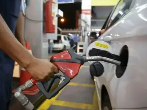 Governo do ES impõe multa milionária a empresa por fraude no abastecimento de veículos oficiais