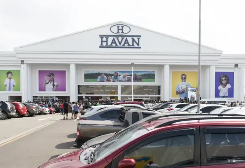 TST condena lojas Havan por racismo recreativo contra ex-funcionária