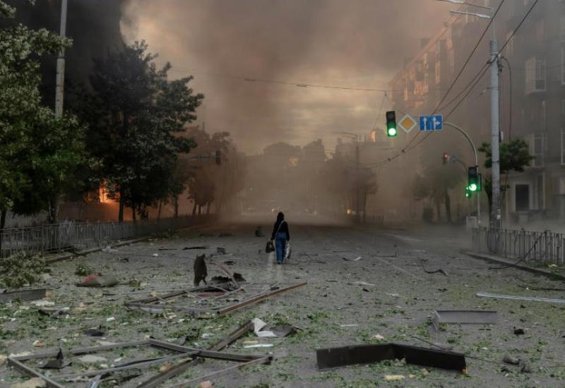 Rússia ameaça Kiev com novos ataques e pede que estrangeiros deixem a cidade