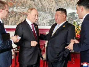 Kim Jong-un diz que vai aprofundar laços com a Rússia em mensagem a Putin