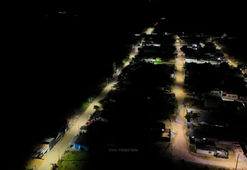 Linhares instala 931 luminárias de LED e 614 postes em mais de 60 localidades