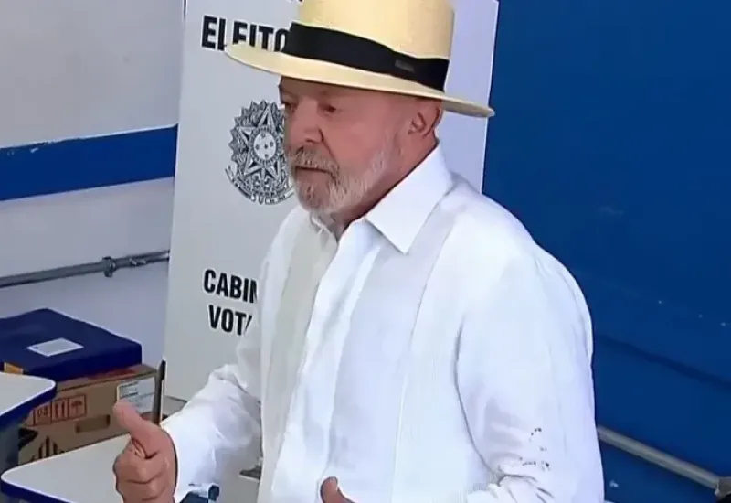 Lula registra voto em São Bernardo e diz que resultado das urnas será respeitado
