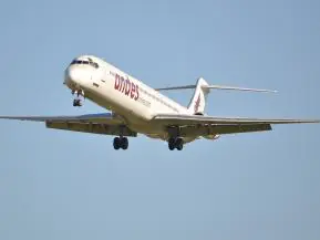 Boeing 737 sofre suposto impacto na cauda e faz pouso de emergência em Porto Seguro