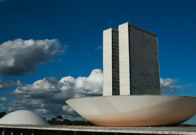 Sem maioridade penal, Câmara aprova PEC da Segurança Pública