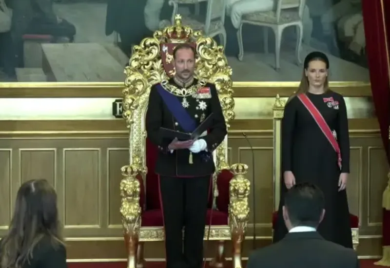 Novo rei da Noruega presta juramento no Parlamento após morte de Harald V