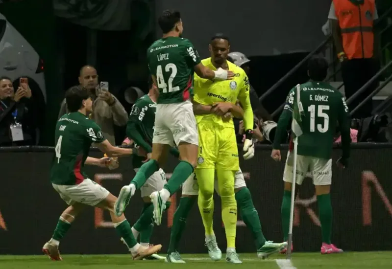 Palmeiras supera drama nos pênaltis e volta à final da Libertadores no palco do tri
