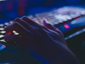 OPERAÇÃO DESCONECTADO: PCES desmantela “Teatro do Horror” no Discord liderado por adolescente na Serra