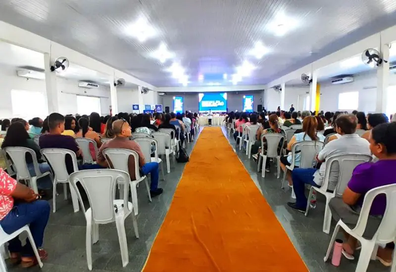 Educadores de Pinheiros participam de programação com palestras na abertura do Ano Letivo 2026
