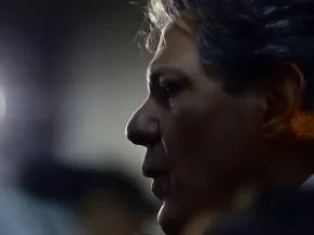 Haddad diz que é cedo para dizer se guerra no Irã vai impactar Selic