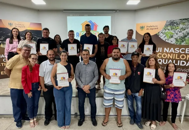 Prefeitura de Jaguaré entrega novos títulos de regularização fundiária a dezenas de moradores