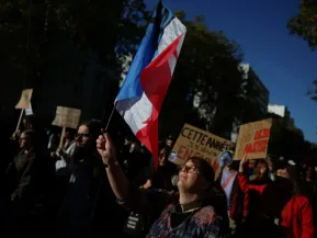 Protestos contra alto custo de vida tomam conta da França e da Alemanha