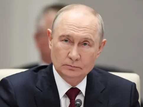 Putin diz que Rússia mantém contatos com governo Trump e busca aproximação